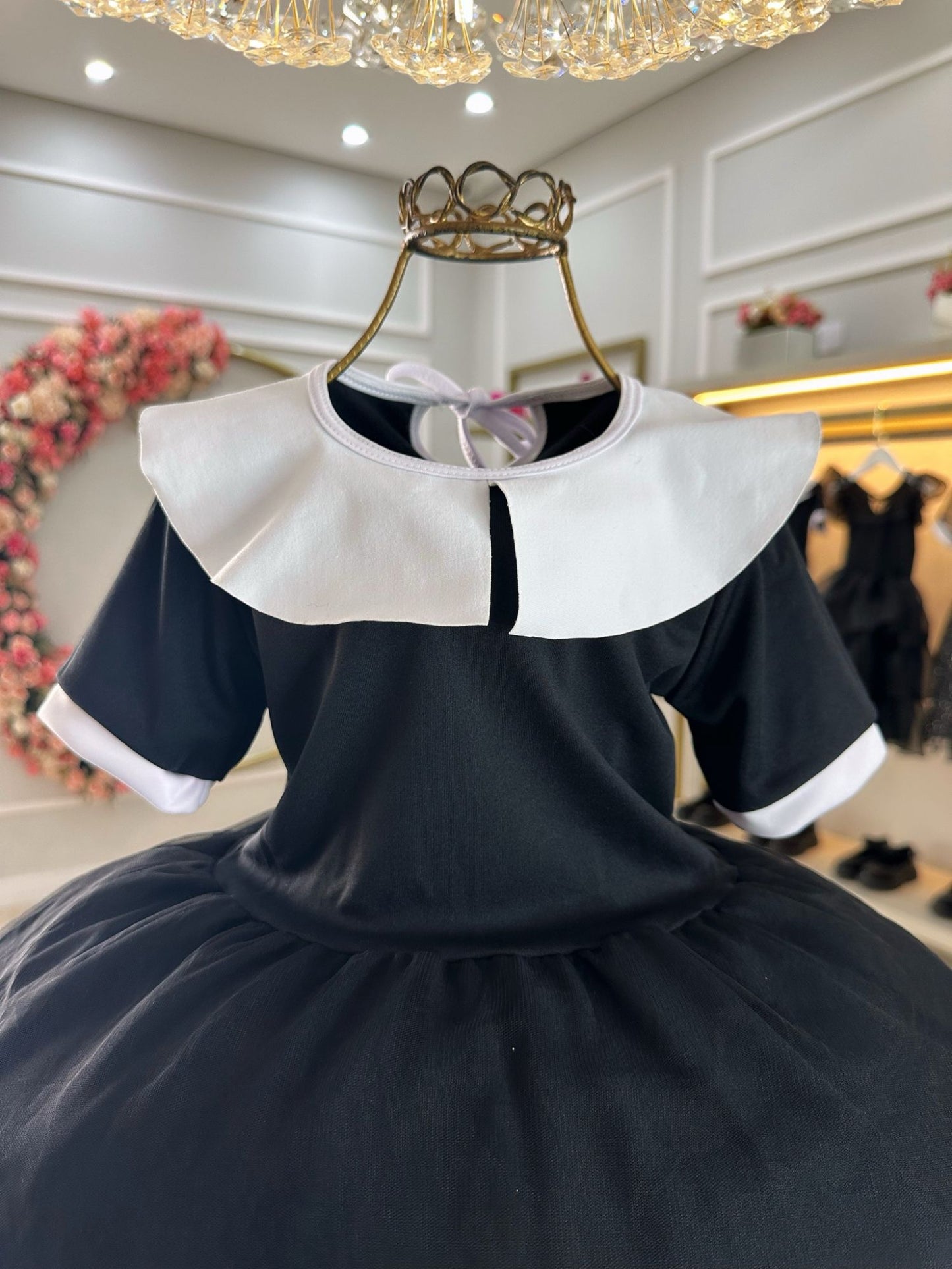 Fantasia Infantil da Wandinha Com Tiara de Tranças Preto Festas