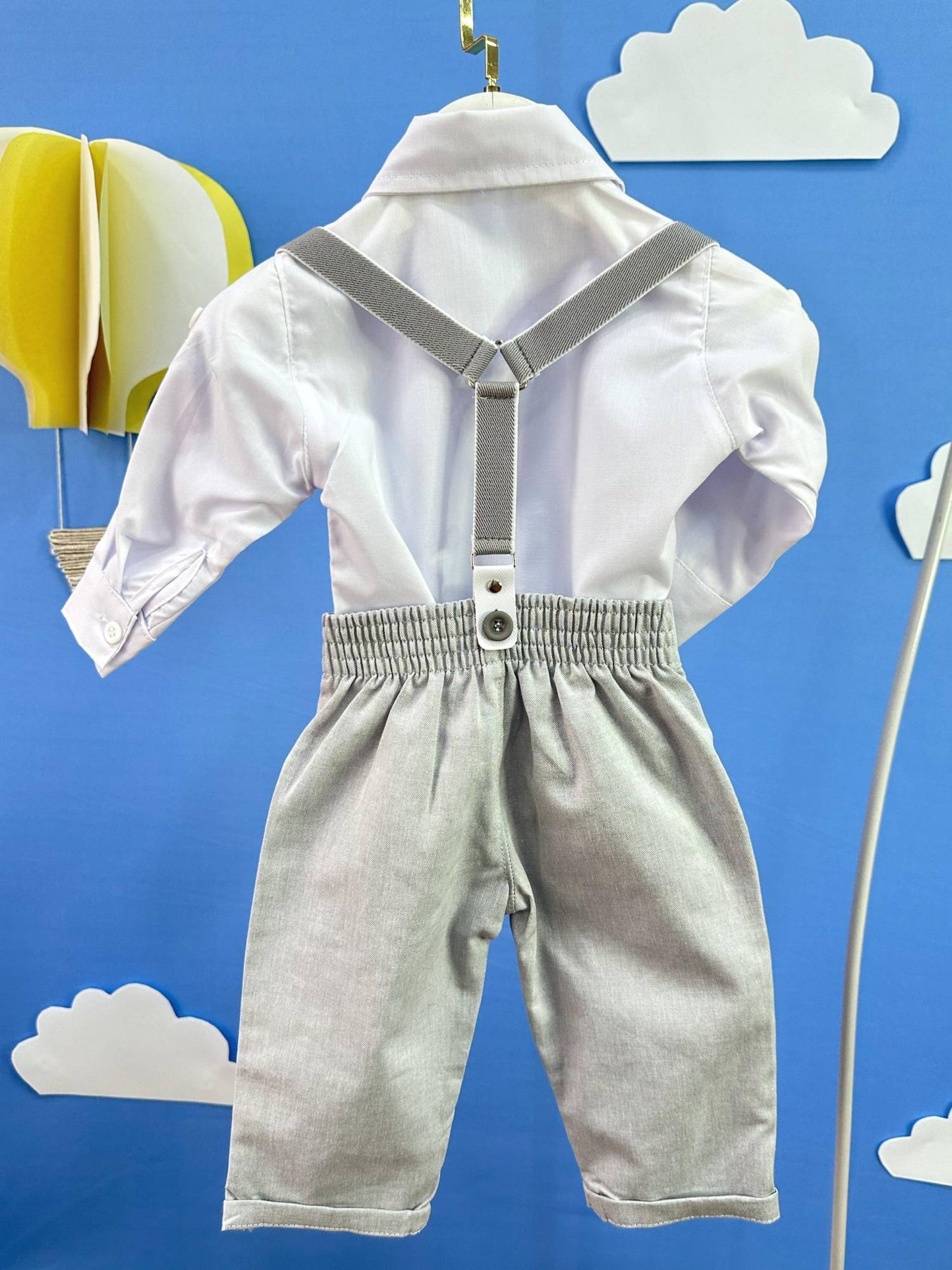Conjunto Social Bebê Calça Susp. Cinza Claro e Camisa Branca