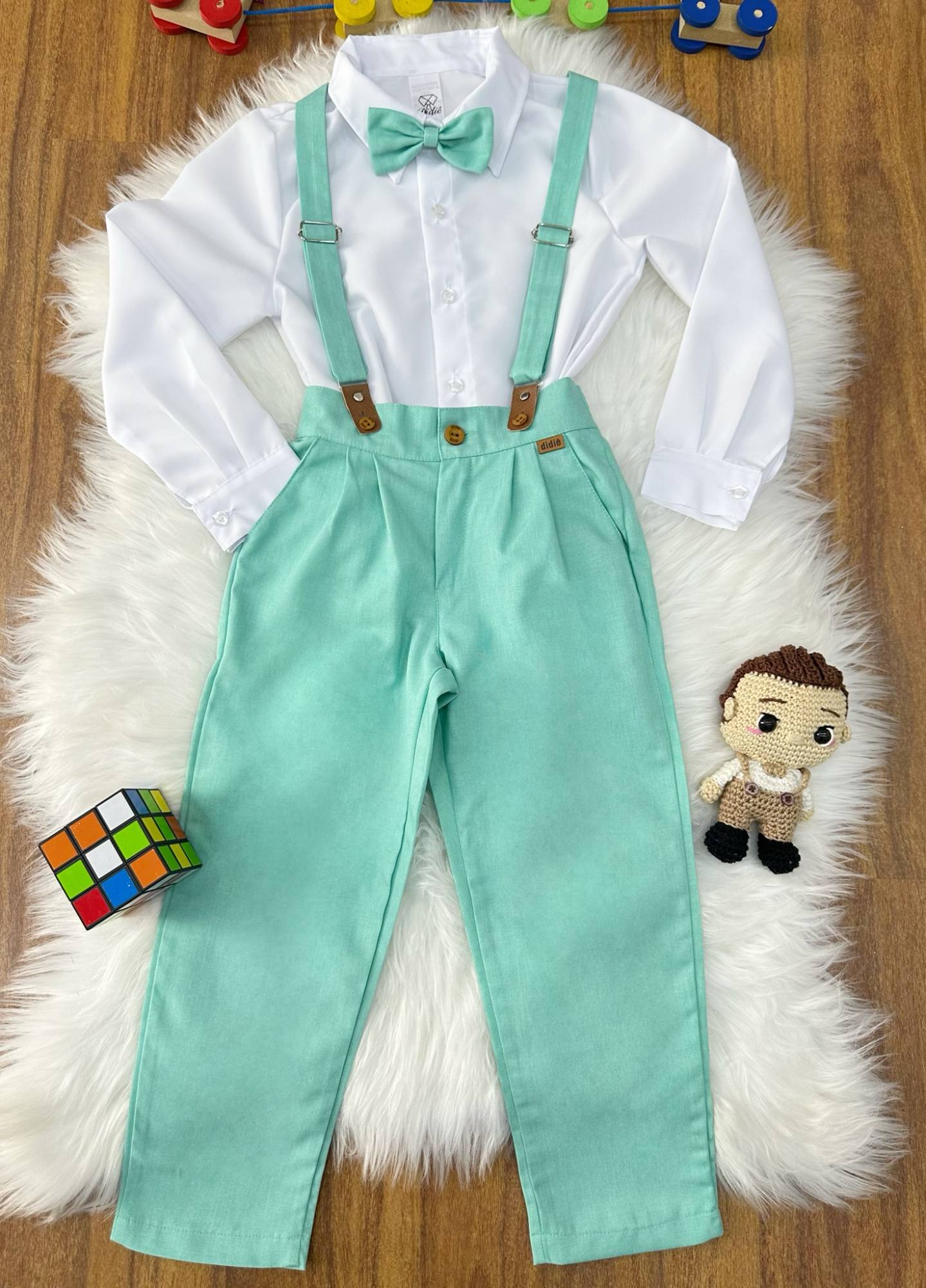 Conjunto Social Pajem Camisa Branca com Calça e Susp. Verde