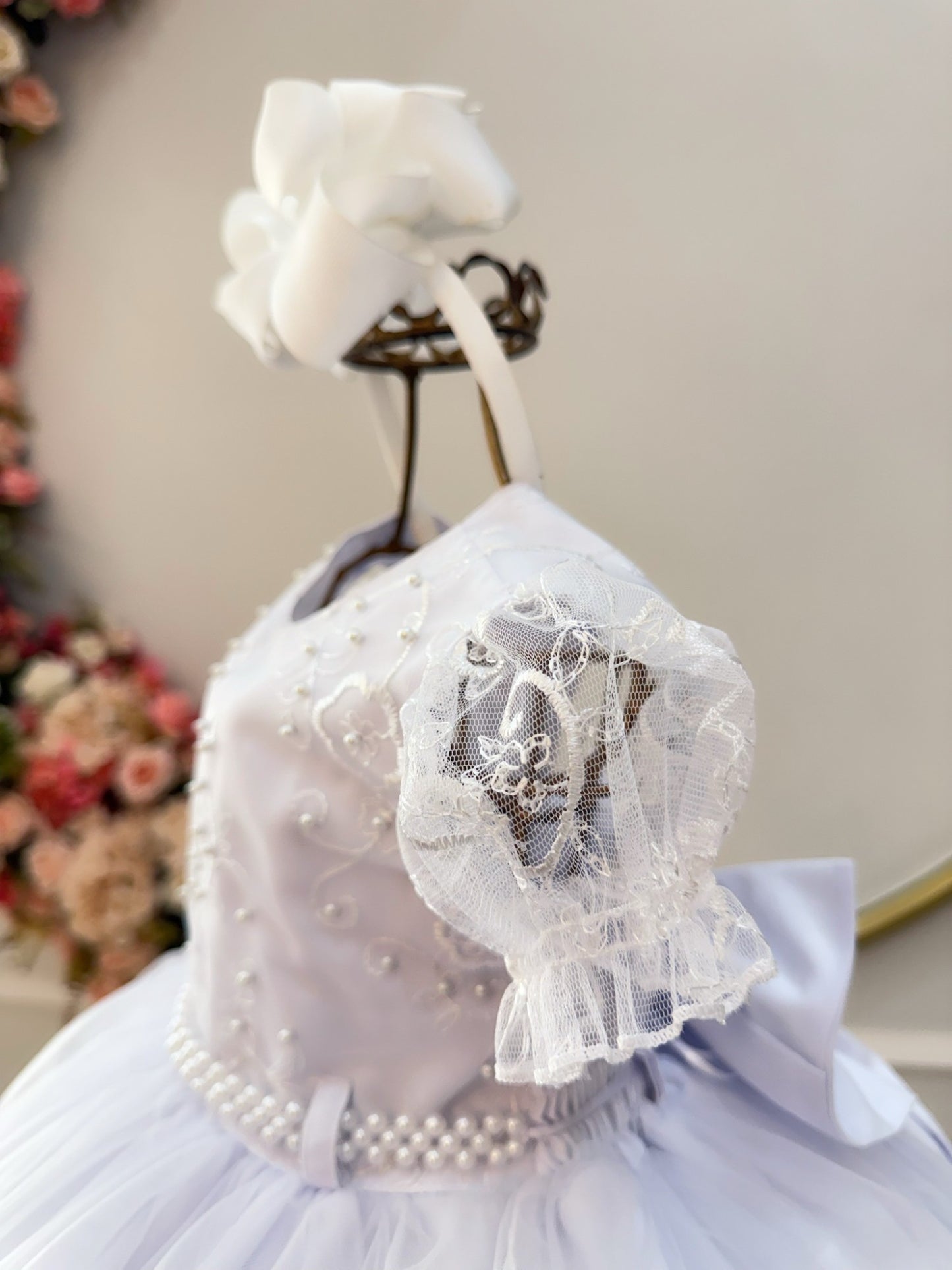 Vestido Infantil Branco Busto Com Renda Bordado Daminhas