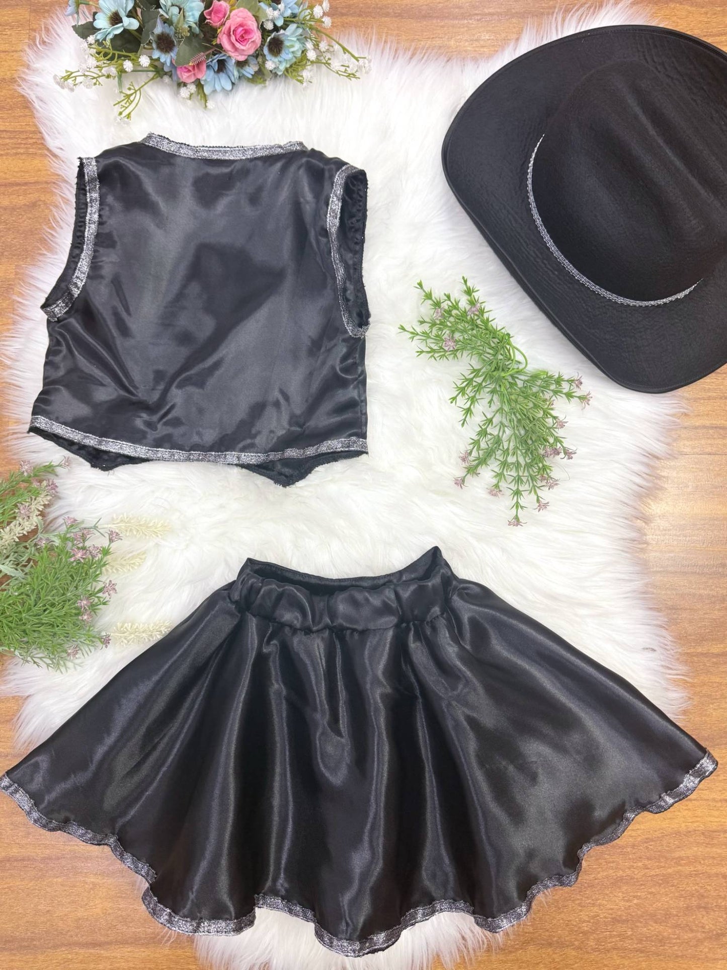 Conjunto Infantil Boiadeira Colete Saia Country Preto